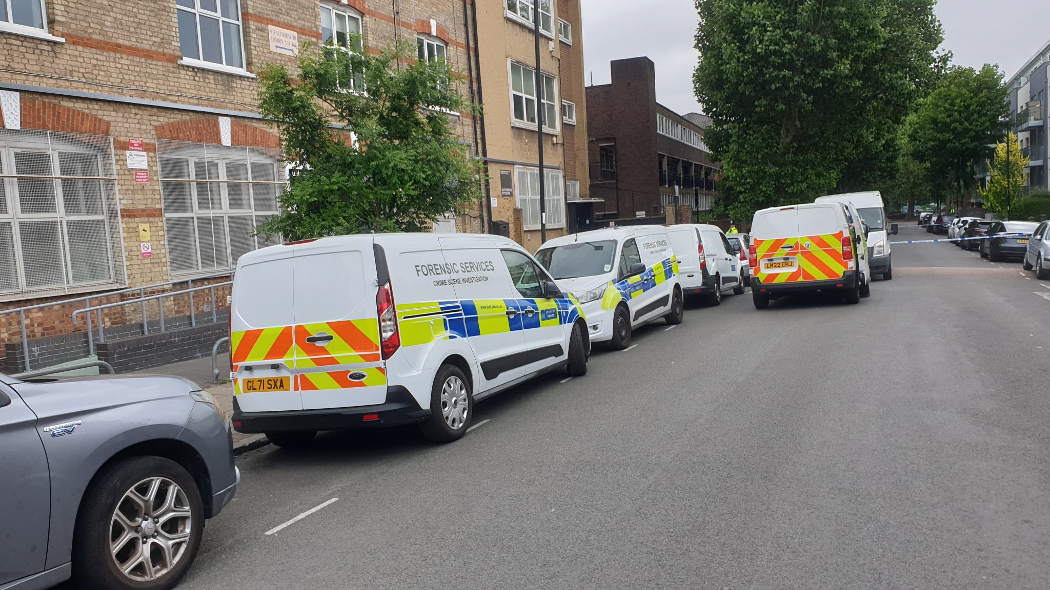 Double murder investigation ongoing in Islington