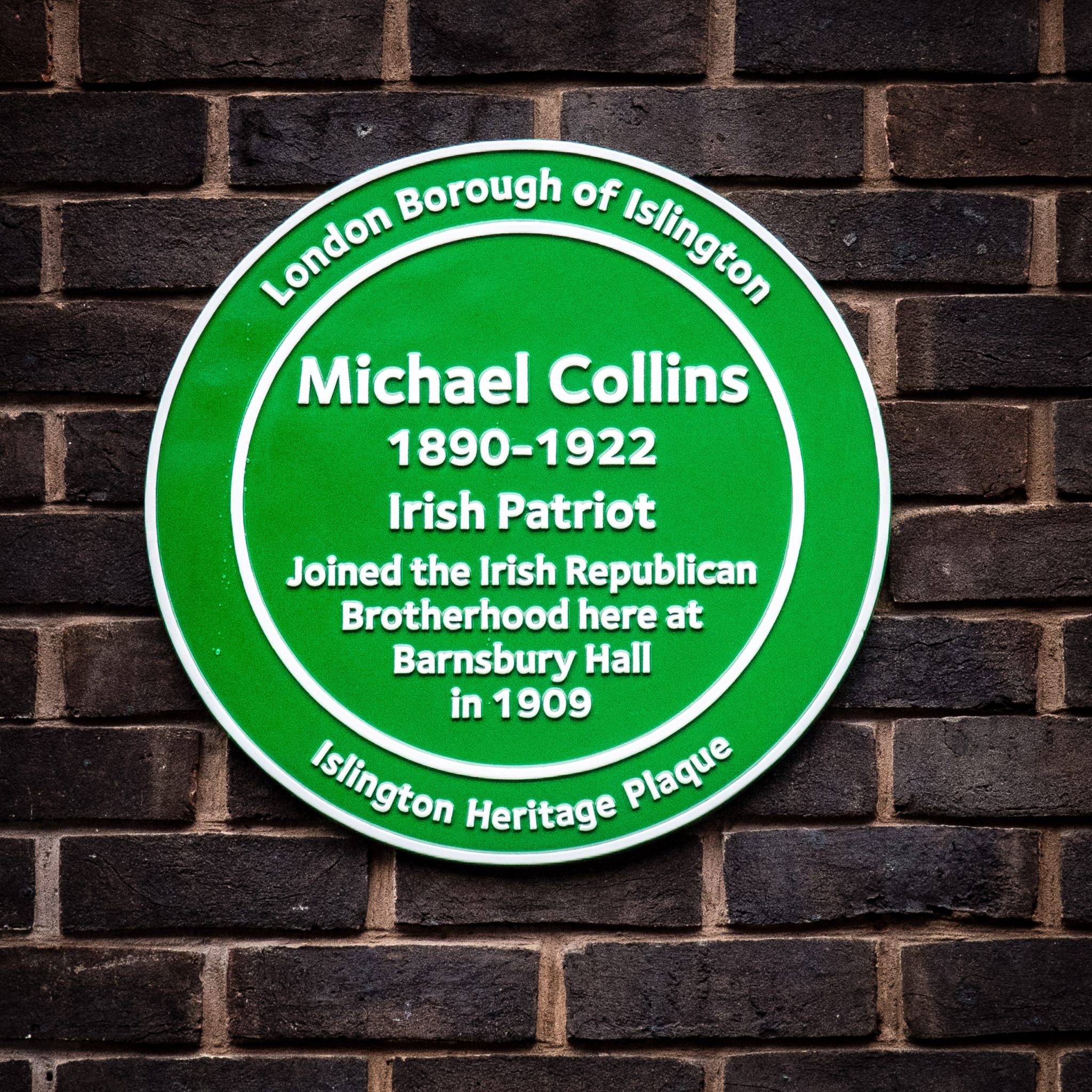 Michael Collins plaque on Barnsbury Street Parikiaki