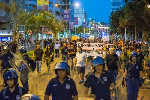 Peaceful march against fascism in Limassol, police arrest 7 persons