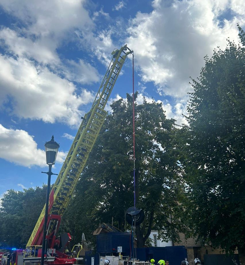 Man rescued from hole – Chelsea