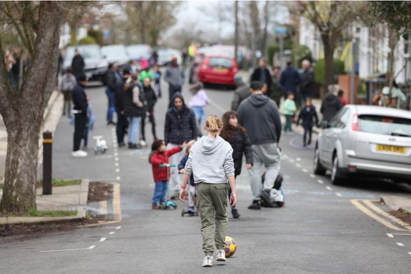 Barnet Council approves ‘Play Streets’ to allow children to play right on their doorsteps
