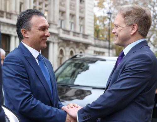 Defence Minister discusses M. East, Cyprus and bilateral issues in London visit