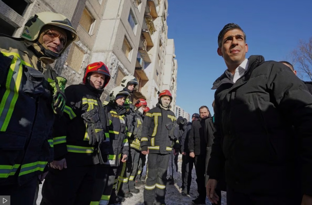 Britain’s Sunak, in Ukraine, announces increase in military aid
