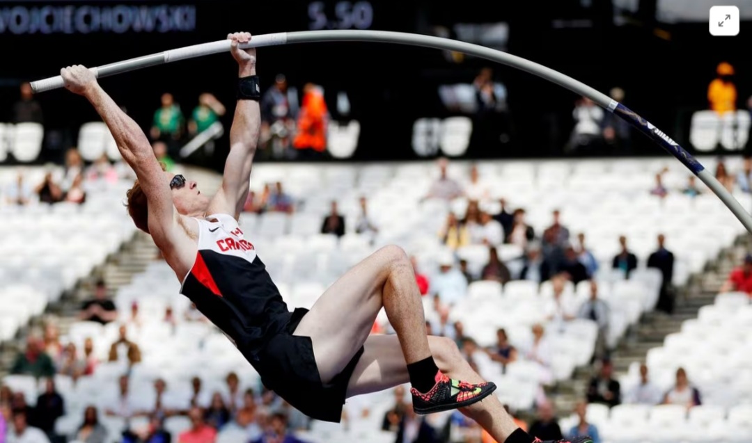 Shawn Barber, the Canadian record holder and 2015 world champion in pole vault, has died at the age of 29.