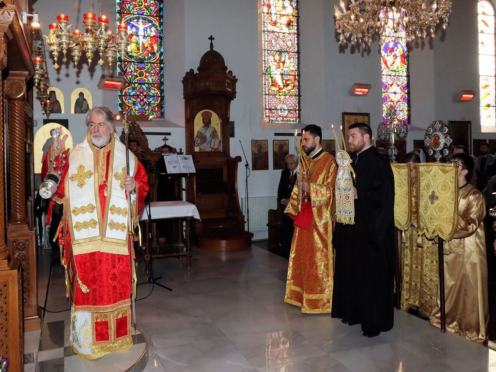 Archbishop Nikitas of Thyateira and Great Britain visits Luton