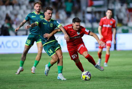 Aris leads the Cyprus League
