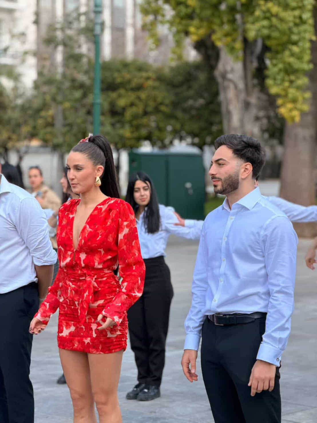 SPASTA dance sirtaki with Evangelia in iconic Syntagma Square