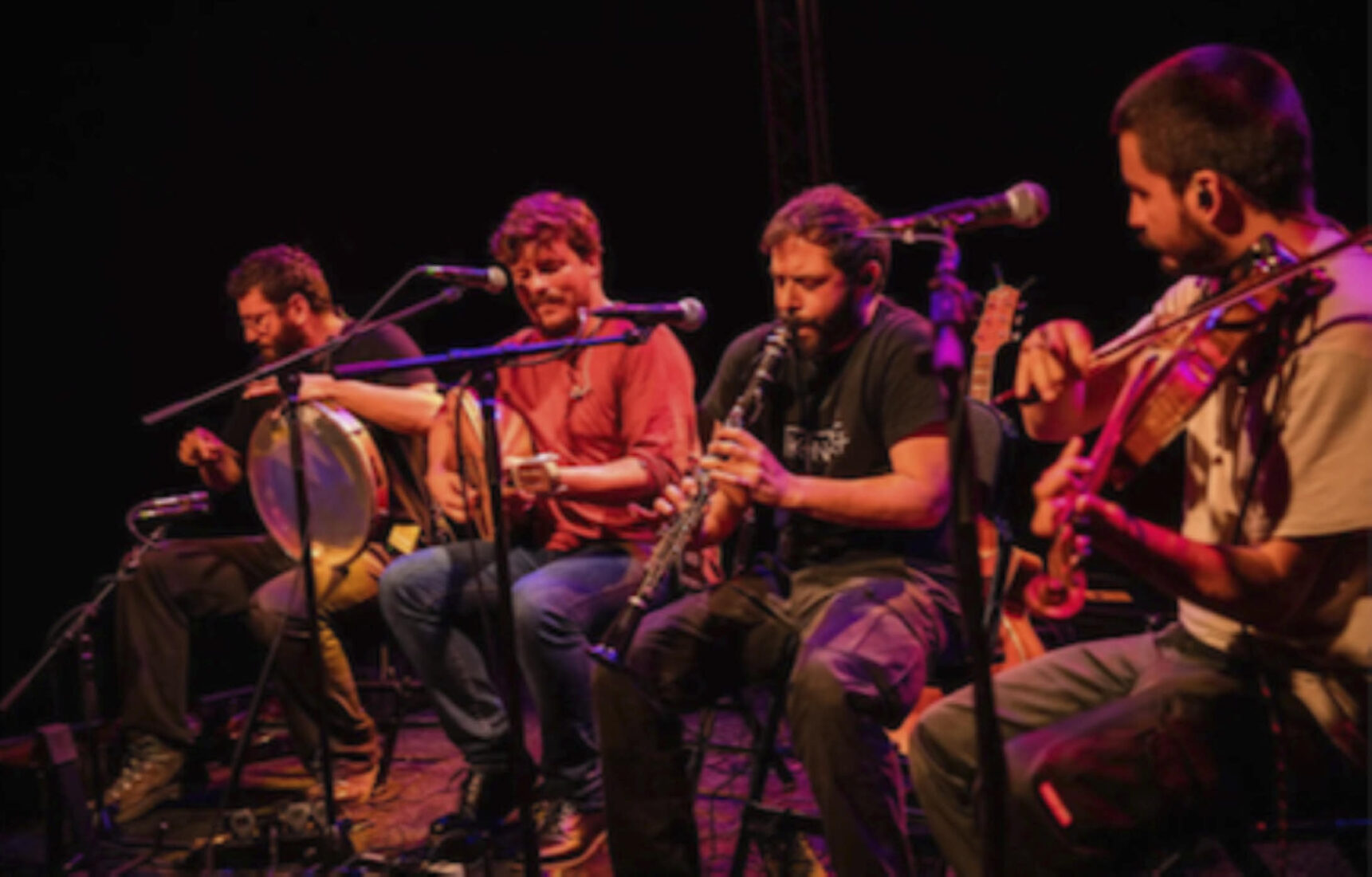 Gidiki bring Greek Folk to the UK